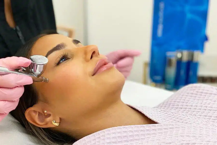Intraceuticals – rejuvenare faciala si hidratare intensa